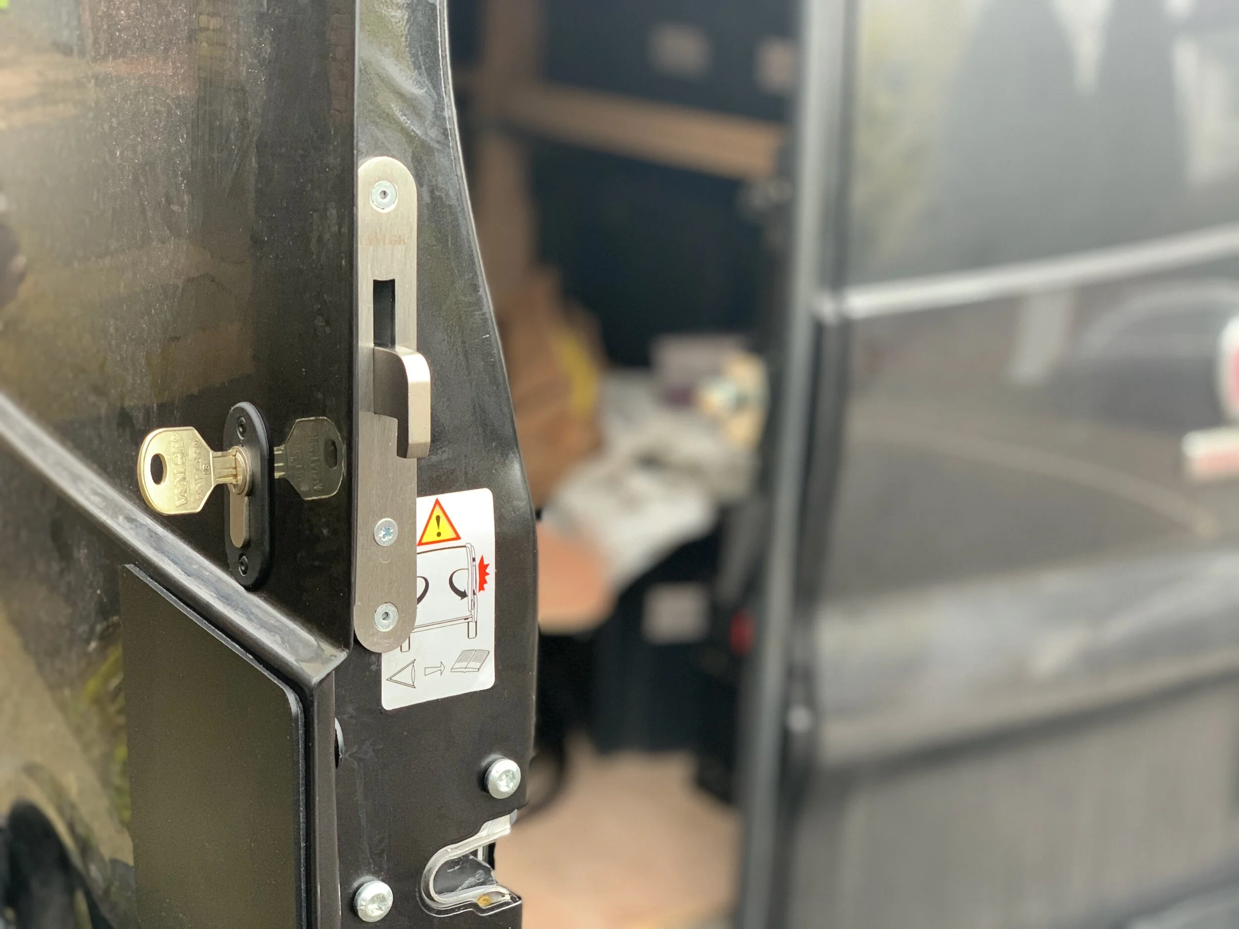 van-hooklocks-banner
